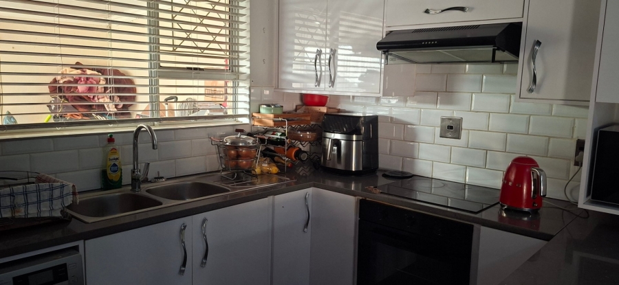 3 Bedroom Property for Sale in Abbotsford Eastern Cape